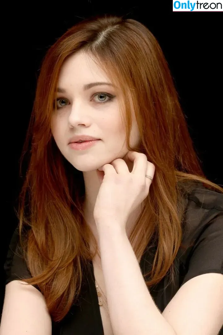 India Eisley голая photo #0014 (indiaeisley)