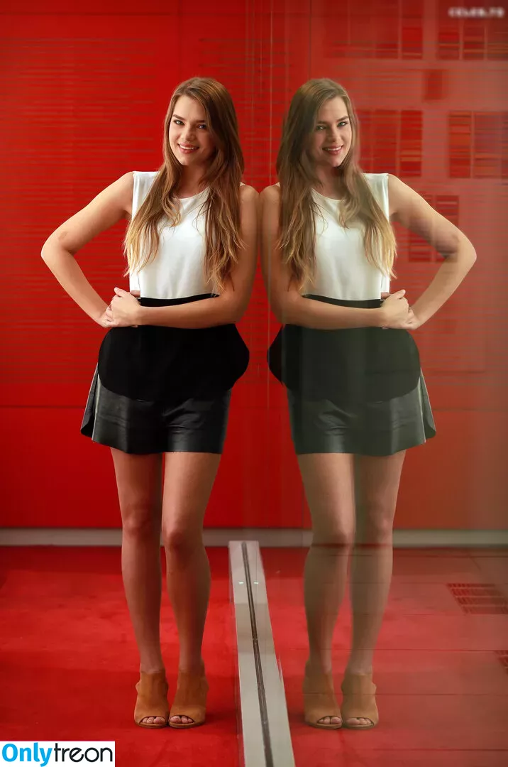 Indiana Evans голая photo #0105 (indianaevans27)