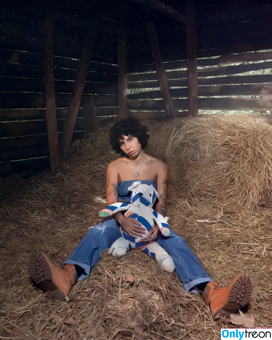 Indigo De Souza голая photo #0122 (IndigoFarAway / comealongmoon)