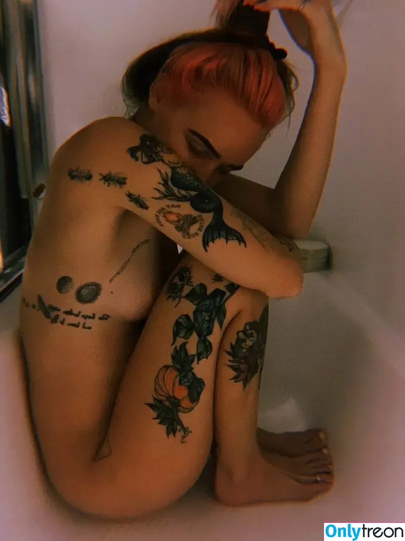 Indoor_wilding nude photo #0175 (dinodarling / indoor_wildling / maxinescroggs)