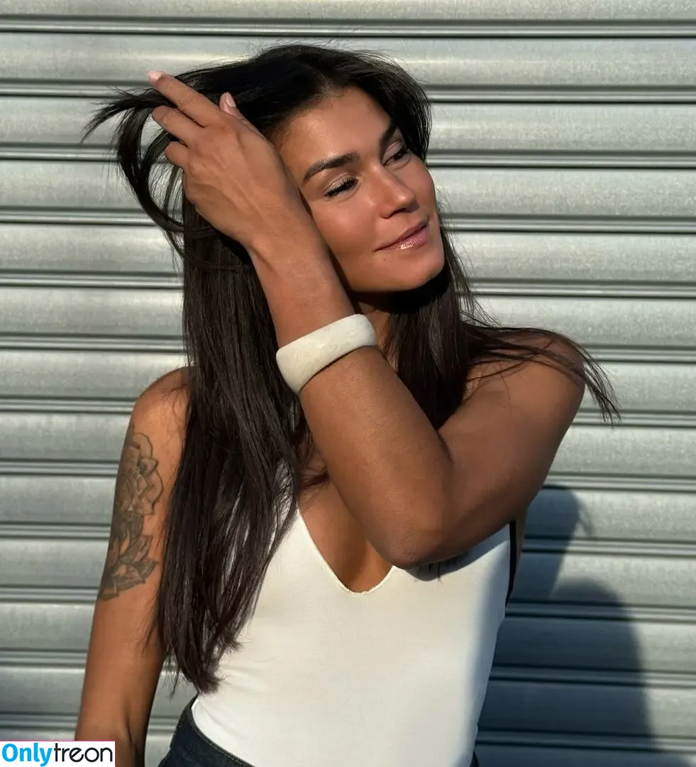 Ines Loucif nude photo #0129 (ineslou)