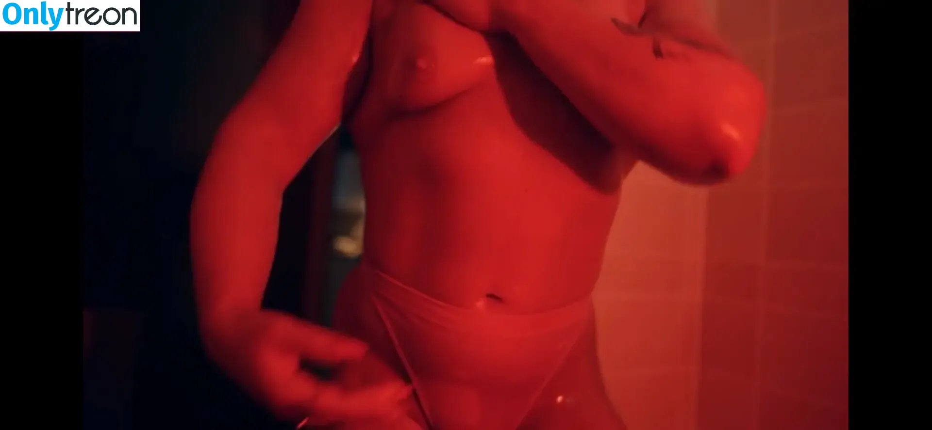 Inesse Jaunpaule nude photo #0018 (Beefcake Xena / HennessyBeefcake / little_beefcake_xena_)