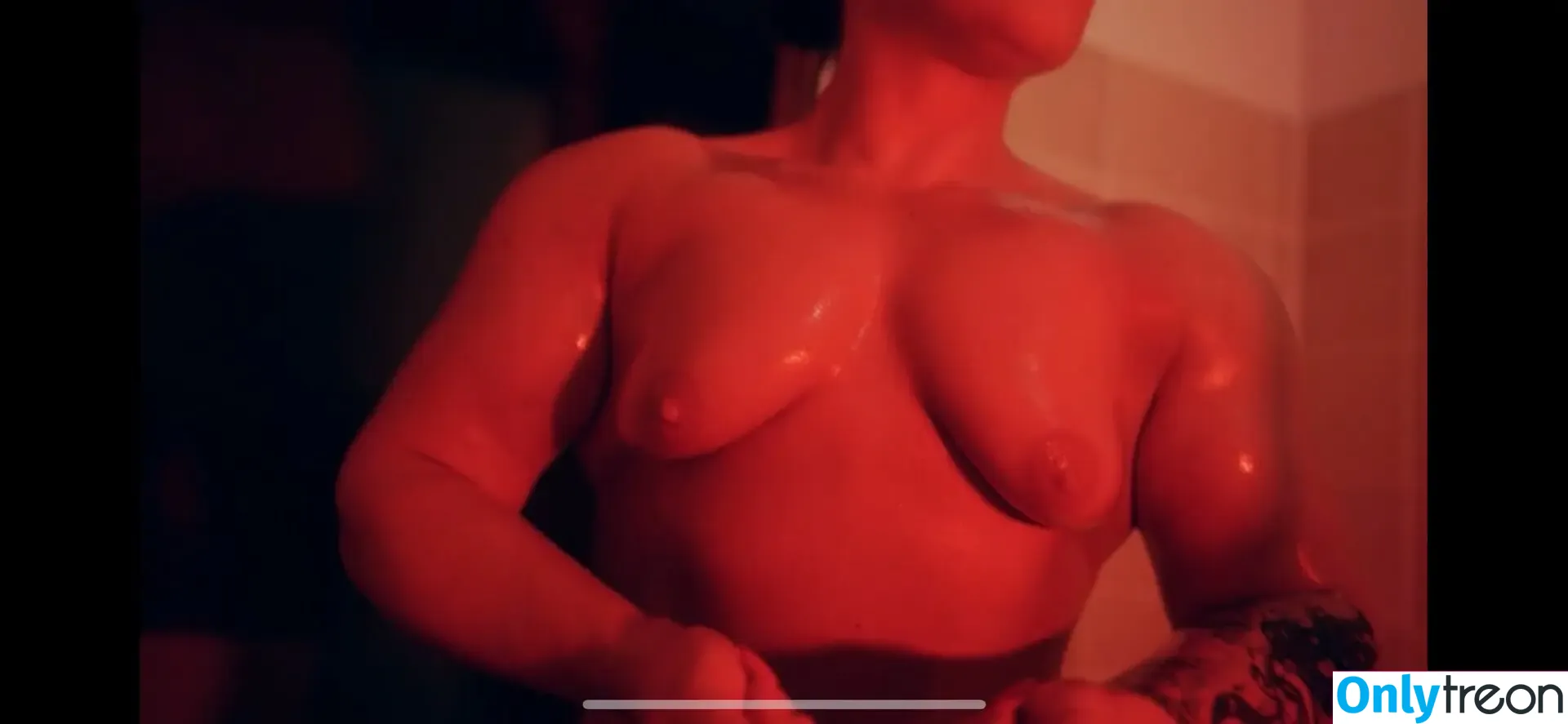 Inesse Jaunpaule голая photo #0020 (Beefcake Xena / HennessyBeefcake / little_beefcake_xena_)