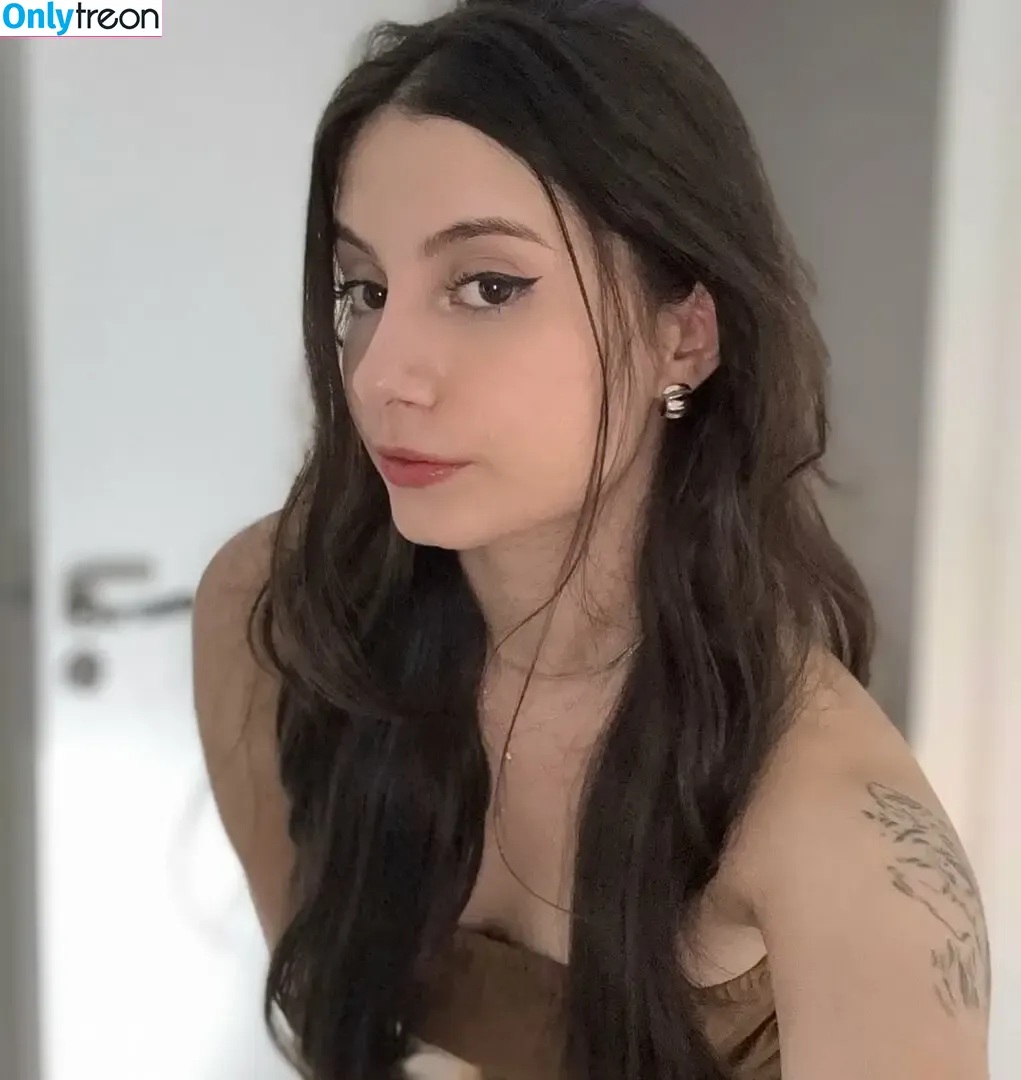 Ingrid Larissa nude photo #0101 (_ingridlarissa / yayahuz)
