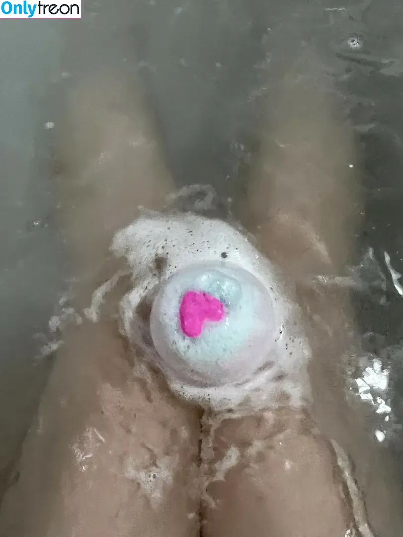 inislein nude photo #0004 (inislein)