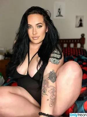 inkedivy_x / justyouraveragemum_x nude photo #0003