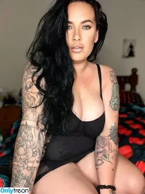 inkedivy_x / justyouraveragemum_x nude photo #0025