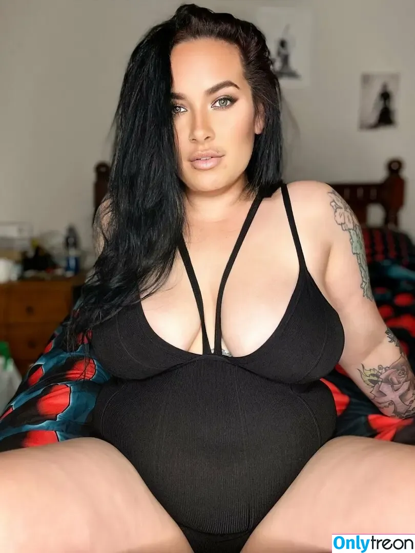 inkedivy_x nude photo #0009 (justyouraveragemum_x)