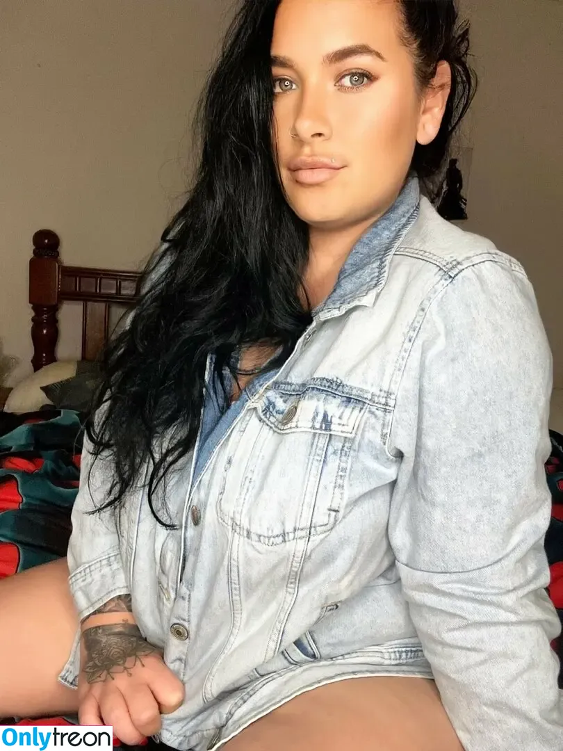 inkedivy_x nude photo #0016 (justyouraveragemum_x)