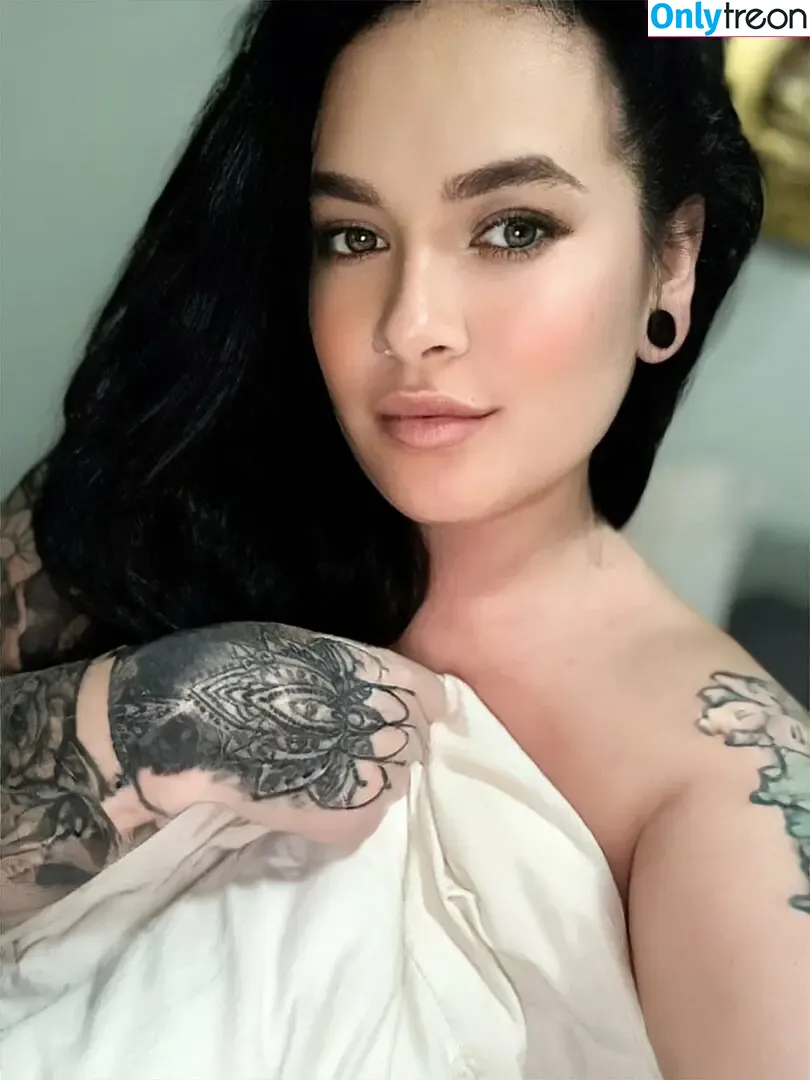 inkedivy_x nude photo #0043 (justyouraveragemum_x)