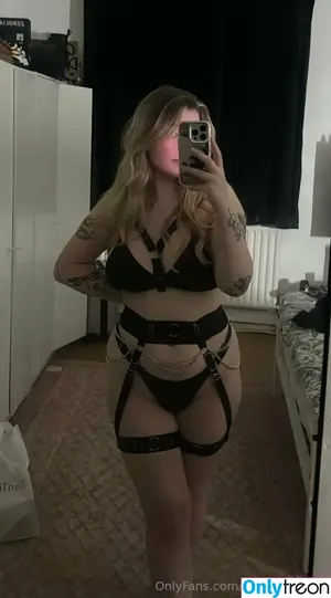 invisiblestring / harrielleanor / harrieteleanor / theinvisiblestringinsta nude photo #0055