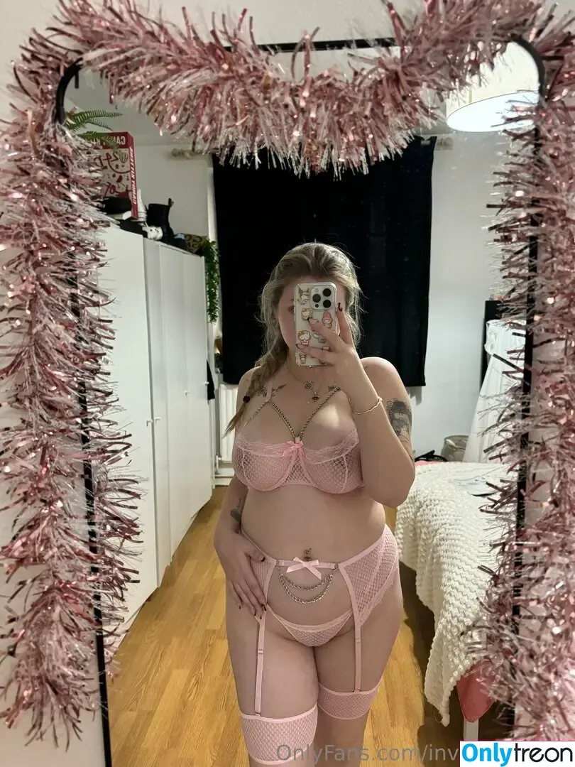 invisiblestring nude photo #0028 (harrielleanor / harrieteleanor / theinvisiblestringinsta)