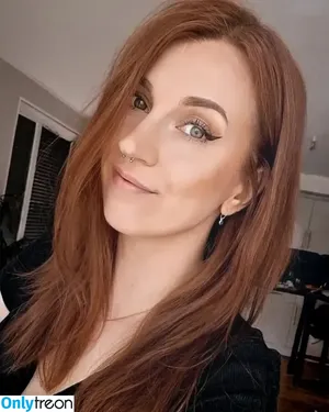 Inzaynia / ilovebitterlife nude photo #0001