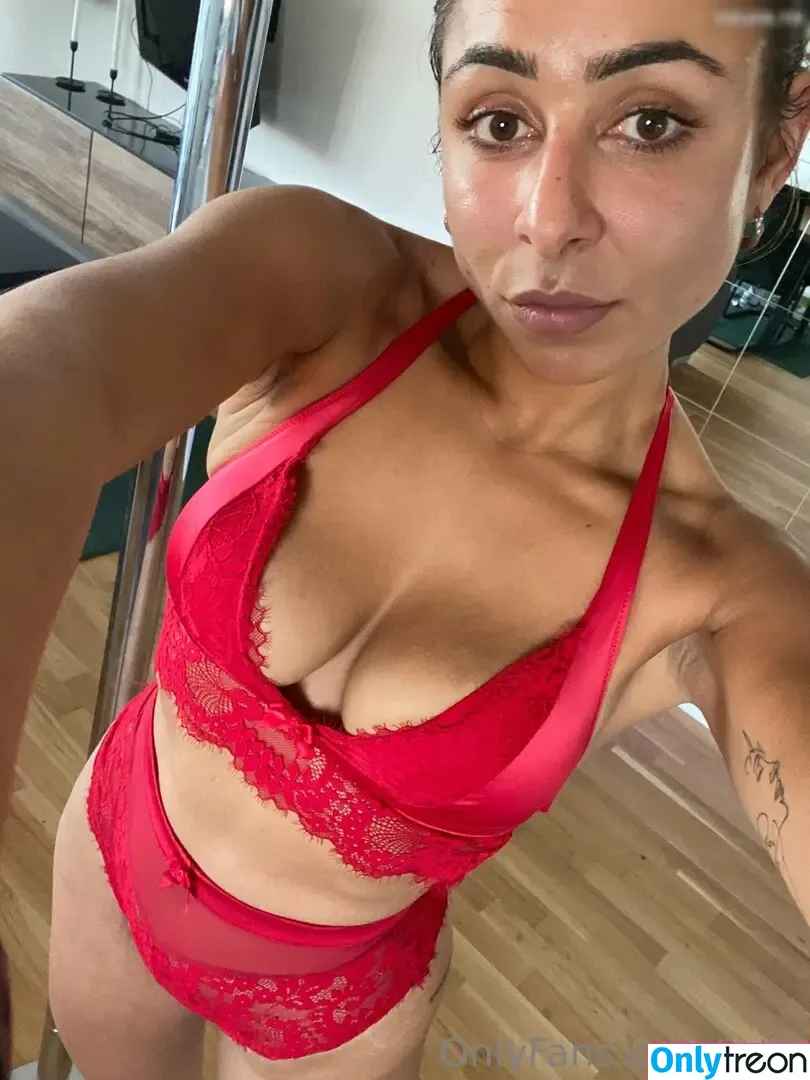 Iptiii nude photo #0042 (Iptiii)
