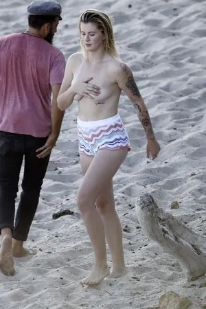 Ireland Baldwin / chloebaldwin... / irelandirelandireland nude photo #0078