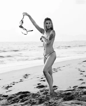 Ireland Baldwin / chloebaldwin... / irelandirelandireland nude photo #0351