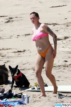 Ireland Baldwin / chloebaldwin... / irelandirelandireland nude photo #0516