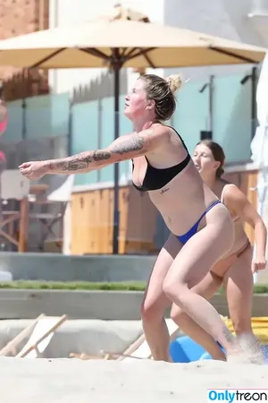Ireland Baldwin / chloebaldwin... / irelandirelandireland nude photo #0540