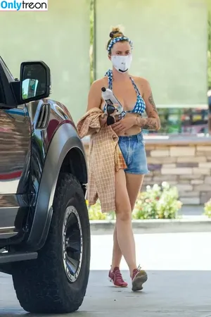 Ireland Baldwin / chloebaldwin... / irelandirelandireland nude photo #0578