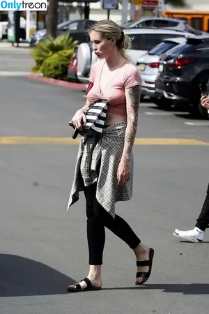 Ireland Baldwin / chloebaldwin... / irelandirelandireland фото голая #0590