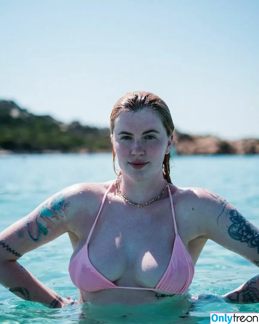 Ireland Baldwin nude photo #0109 (chloebaldwin... / irelandirelandireland)