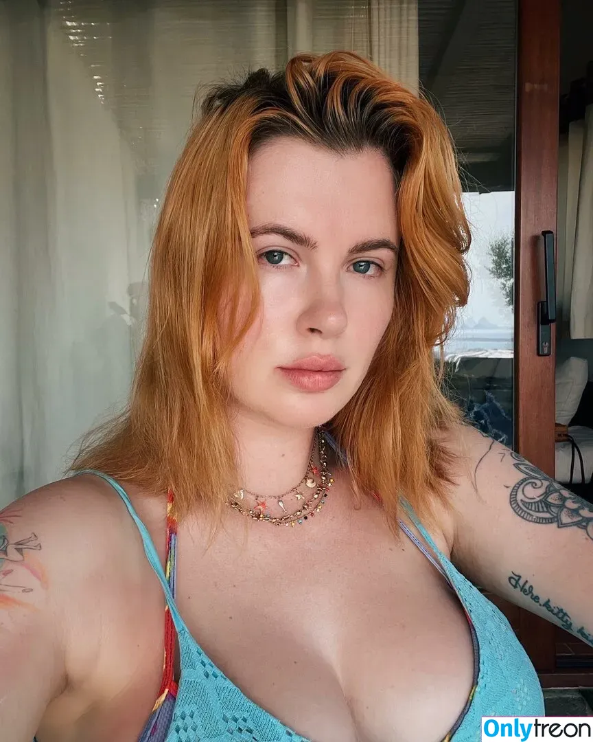 Ireland Baldwin nude photo #0118 (chloebaldwin... / irelandirelandireland)