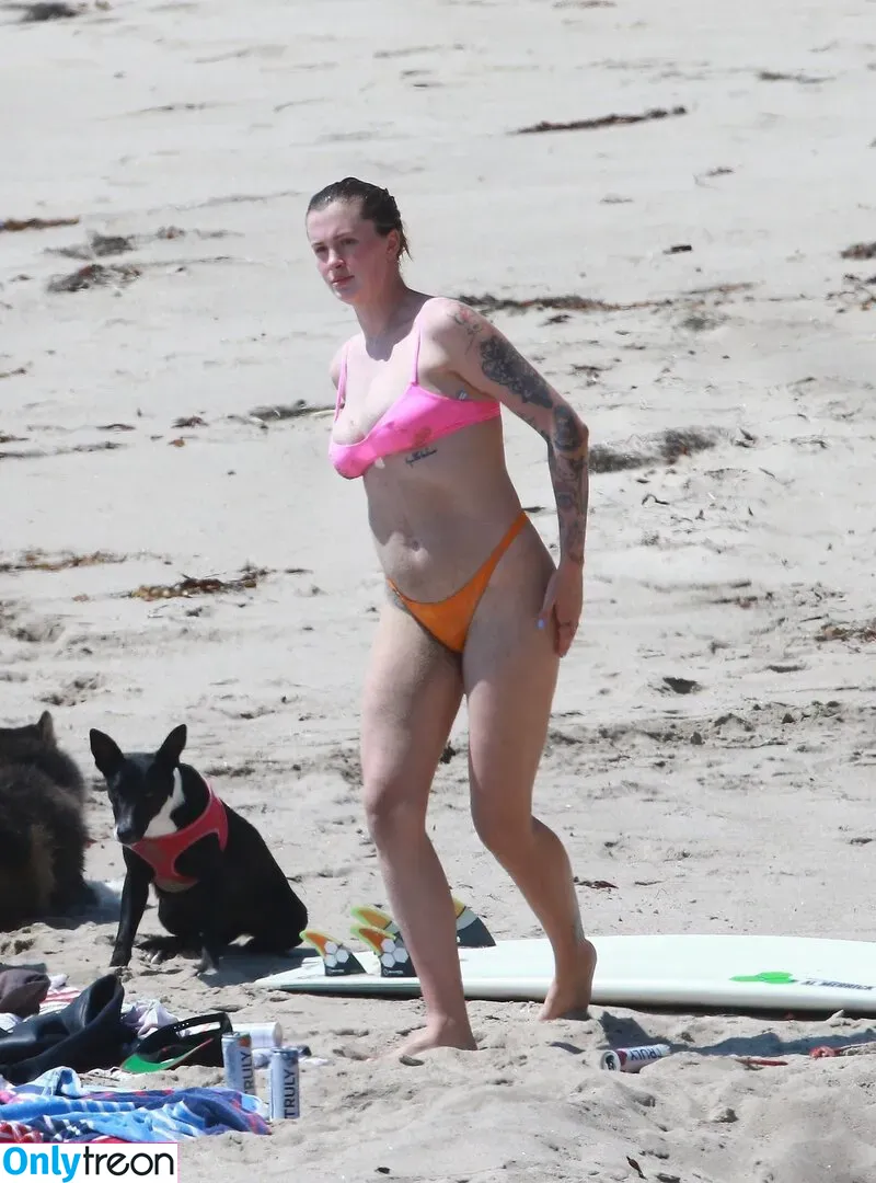 Ireland Baldwin nude photo #0132 (chloebaldwin... / irelandirelandireland)