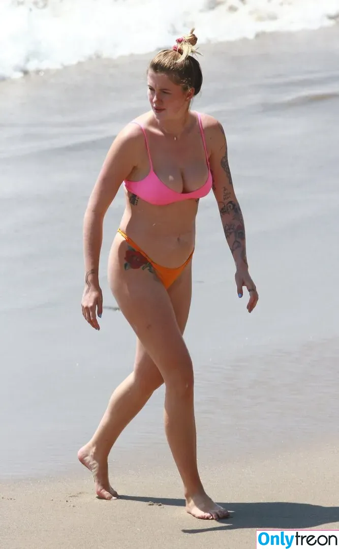 Ireland Baldwin nude photo #0151 (chloebaldwin... / irelandirelandireland)