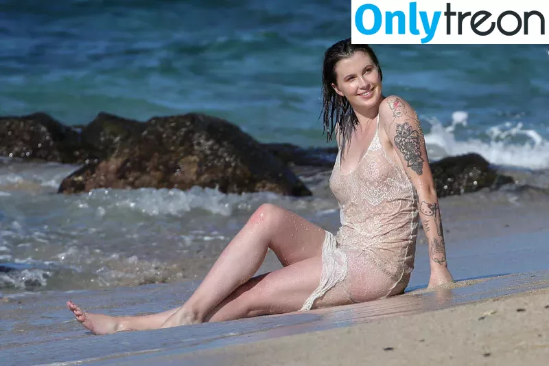 Ireland Baldwin nude photo #0286 (chloebaldwin... / irelandirelandireland)