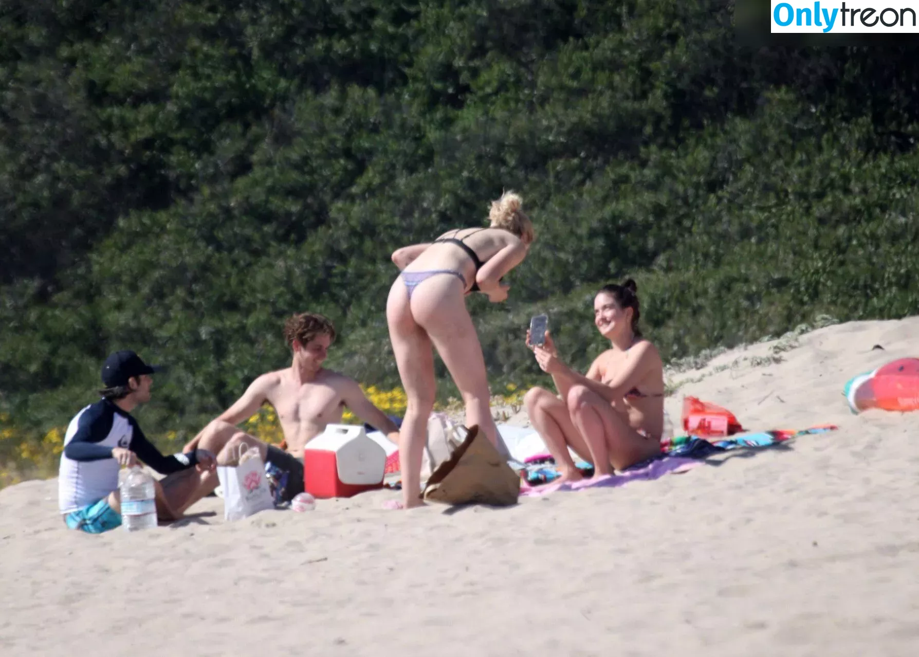 Ireland Baldwin nude photo #0393 (chloebaldwin... / irelandirelandireland)