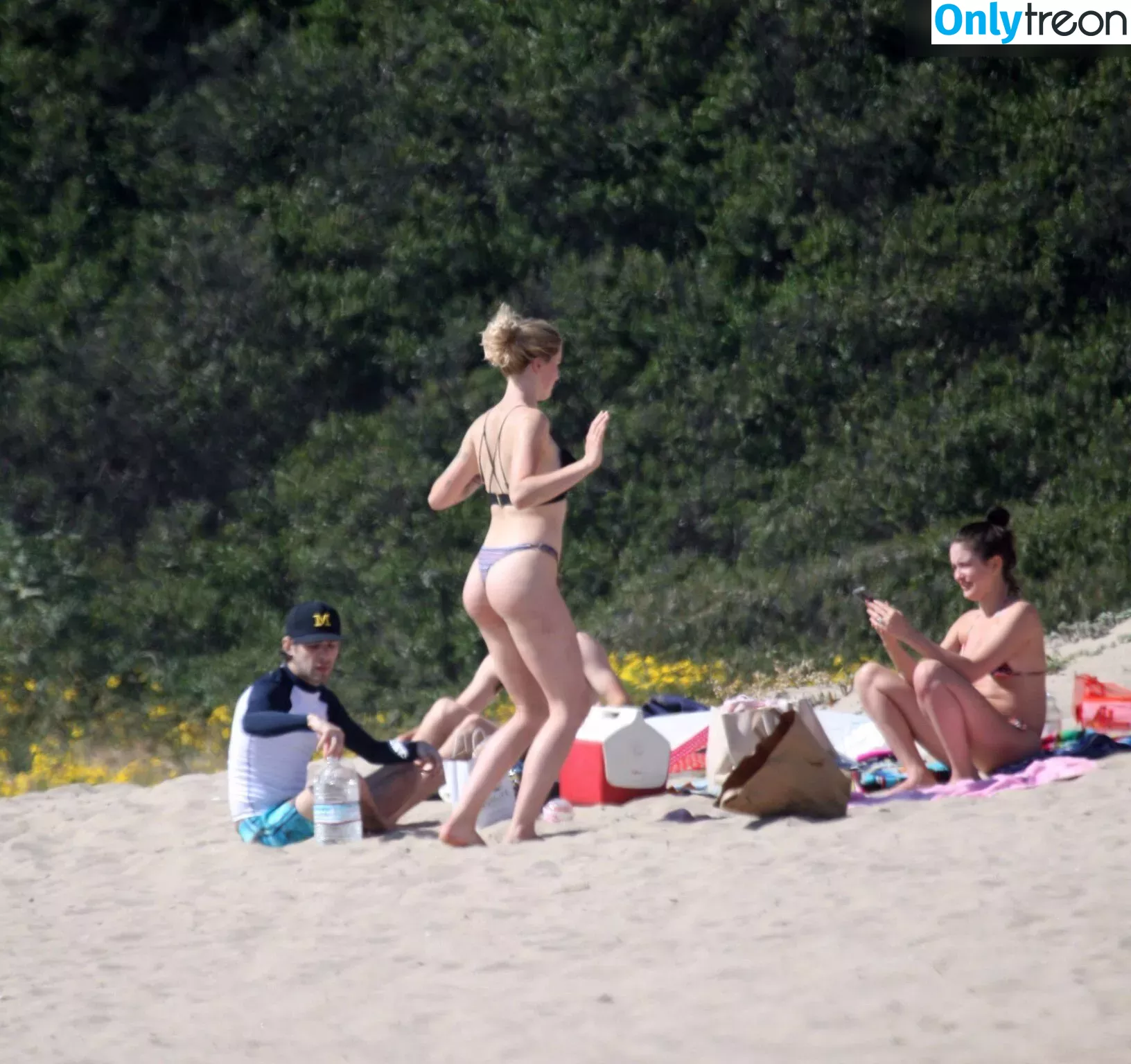 Ireland Baldwin nude photo #0395 (chloebaldwin... / irelandirelandireland)