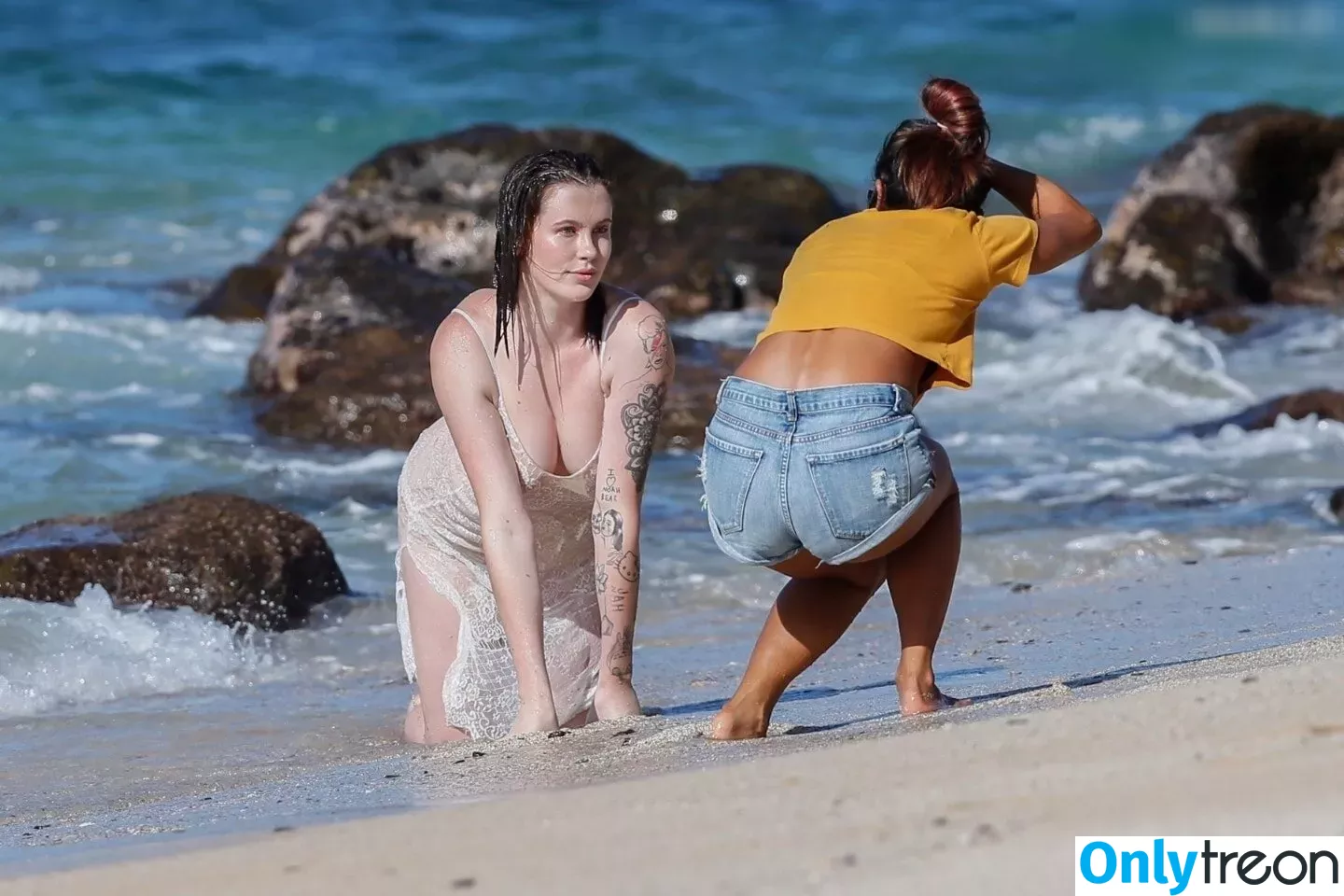 Ireland Baldwin nude photo #0442 (chloebaldwin... / irelandirelandireland)