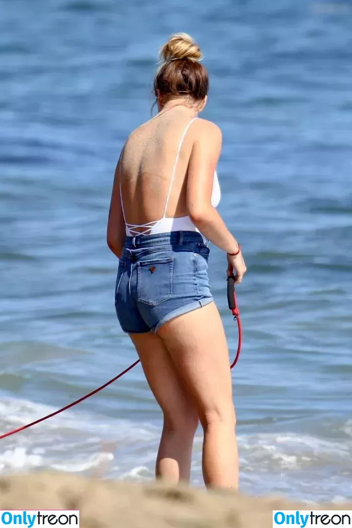 Ireland Baldwin nude photo #0476 (chloebaldwin... / irelandirelandireland)