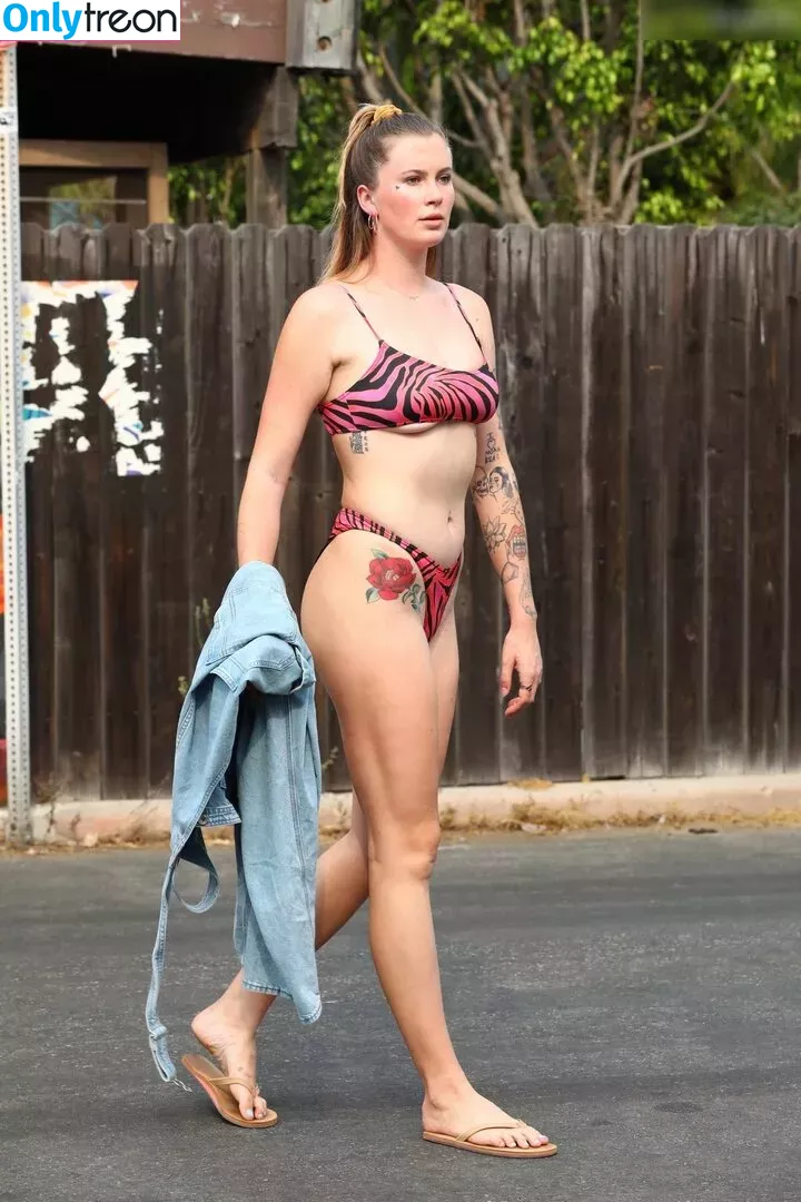 Ireland Baldwin nude photo #0501 (chloebaldwin... / irelandirelandireland)