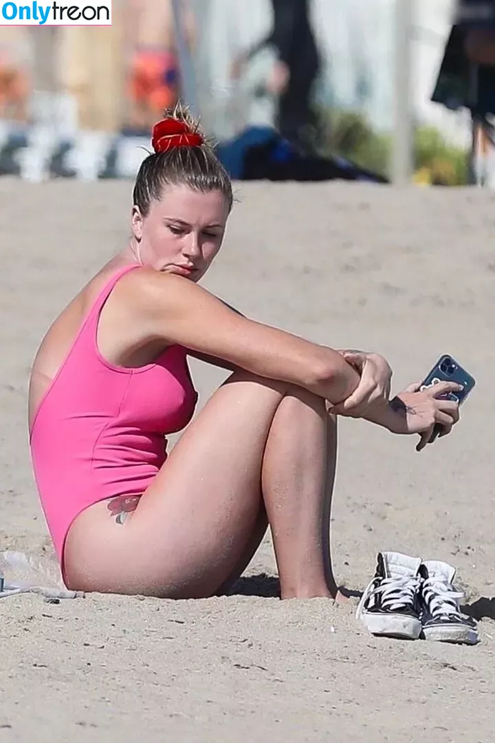 Ireland Baldwin nude photo #0509 (chloebaldwin... / irelandirelandireland)