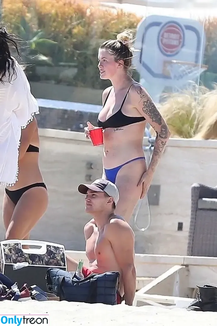 Ireland Baldwin nude photo #0539 (chloebaldwin... / irelandirelandireland)