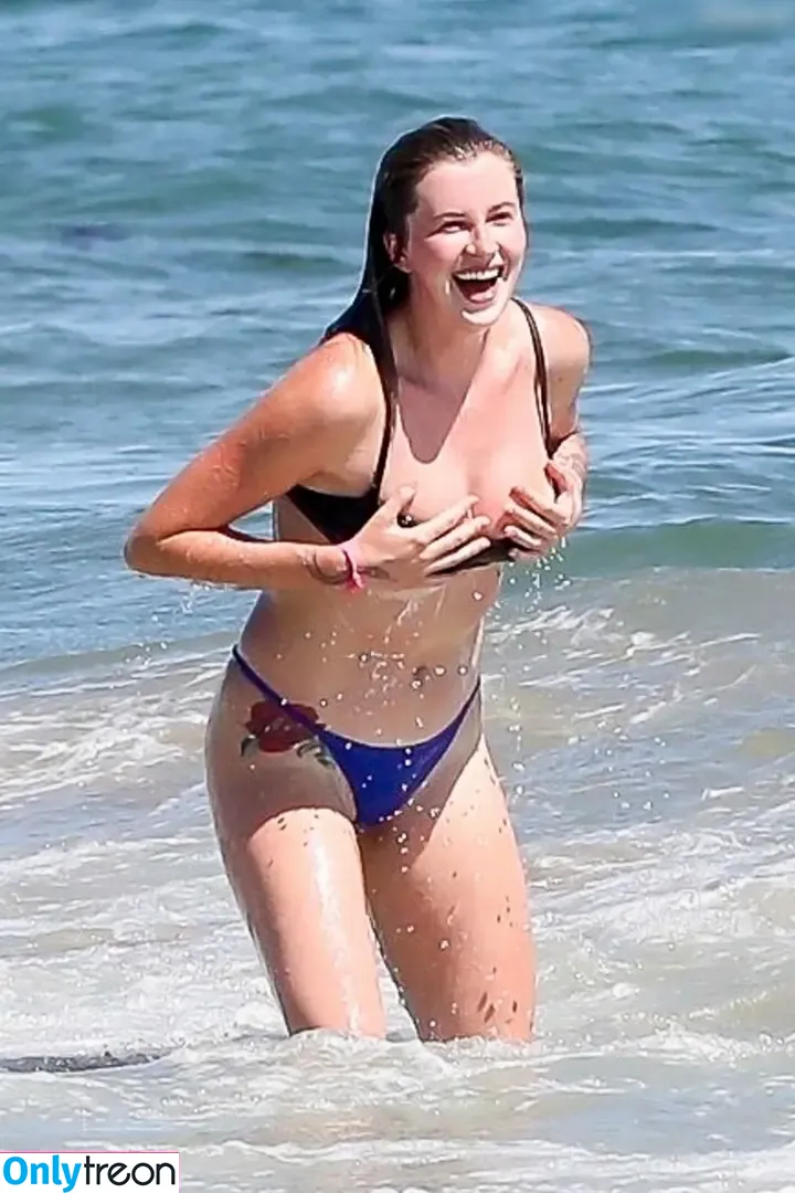 Ireland Baldwin nude photo #0553 (chloebaldwin... / irelandirelandireland)