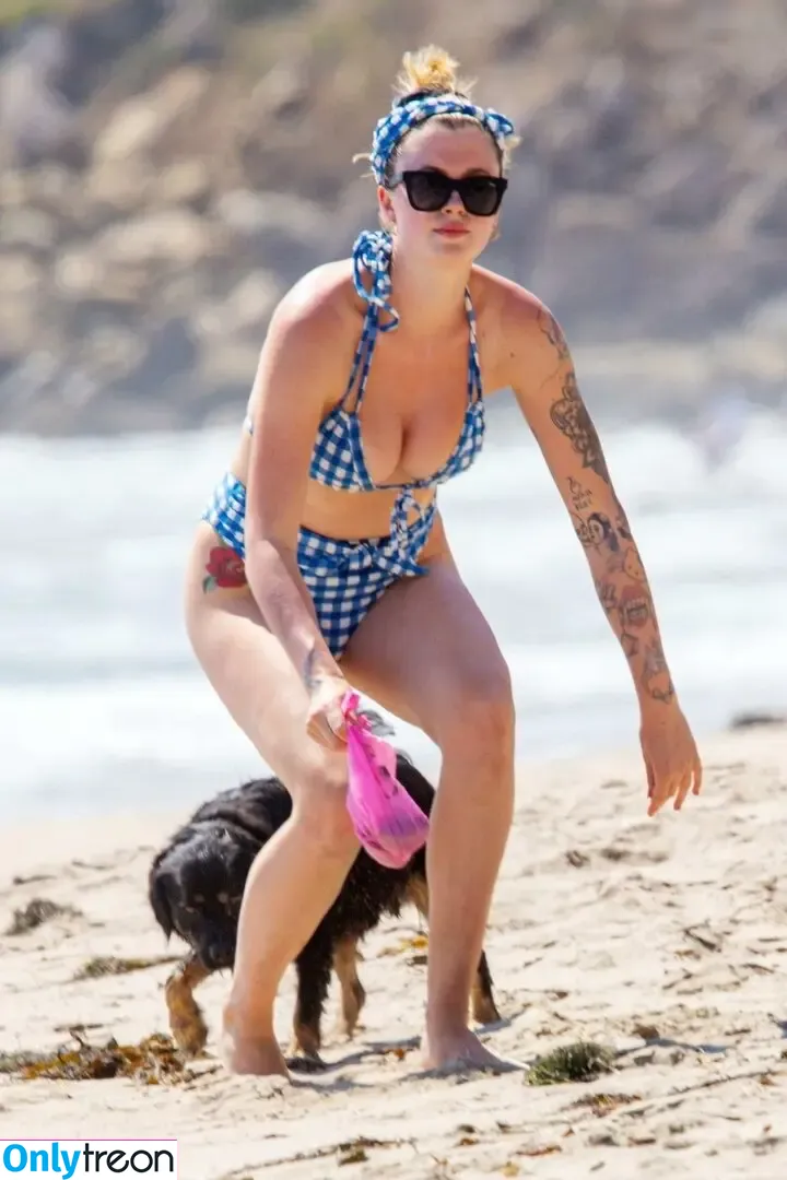 Ireland Baldwin nude photo #0566 (chloebaldwin... / irelandirelandireland)