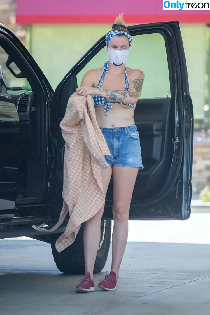 Ireland Baldwin nude photo #0570 (chloebaldwin... / irelandirelandireland)
