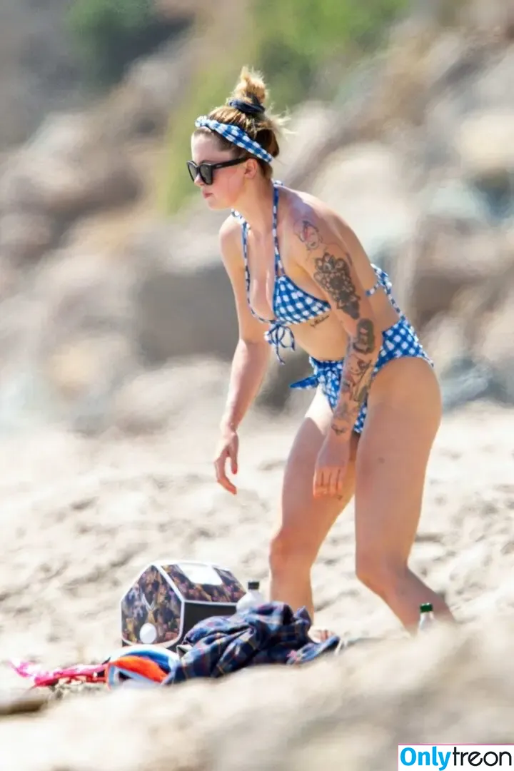 Ireland Baldwin nude photo #0572 (chloebaldwin... / irelandirelandireland)