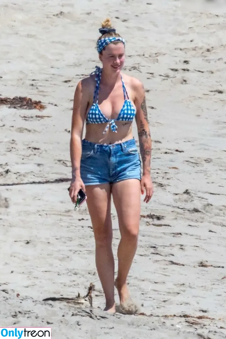 Ireland Baldwin nude photo #0573 (chloebaldwin... / irelandirelandireland)