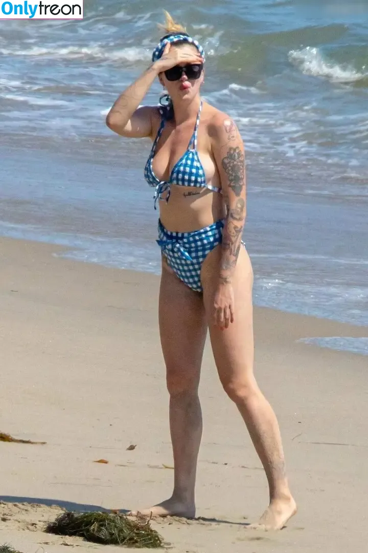 Ireland Baldwin nude photo #0576 (chloebaldwin... / irelandirelandireland)