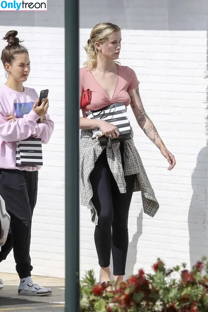 Ireland Baldwin nude photo #0589 (chloebaldwin... / irelandirelandireland)