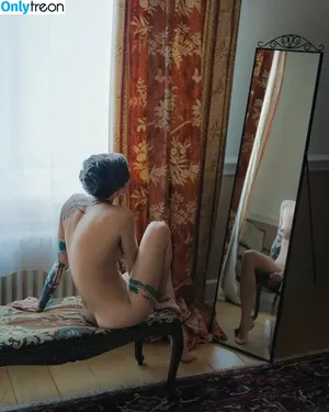 Irina Ludosanu / arr.ina.roawr / arrinaroawr nude photo #0005