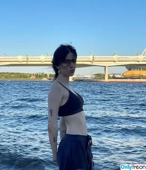 Irina Minkina / howeversnowy / rusian Billie eilish nude photo #0025