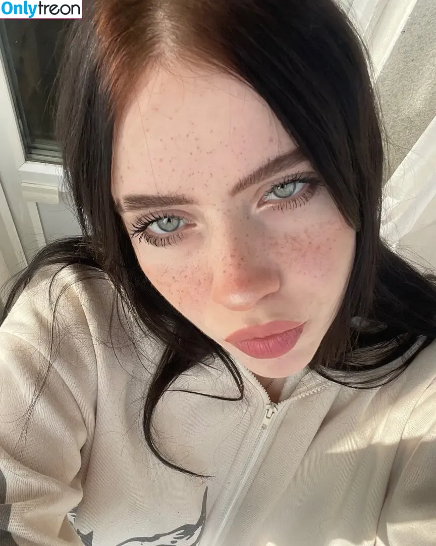 Irina Minkina nude photo #0003 (howeversnowy / rusian Billie eilish)