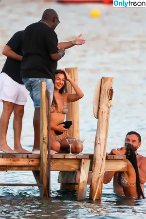 Irina Shayk / irinashayk / theirishayk nude photo #1579