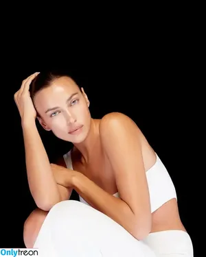 Irina Shayk / irinashayk / theirishayk nude photo #1877