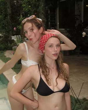 Iris Apatow / irisapatow фото голая #0003