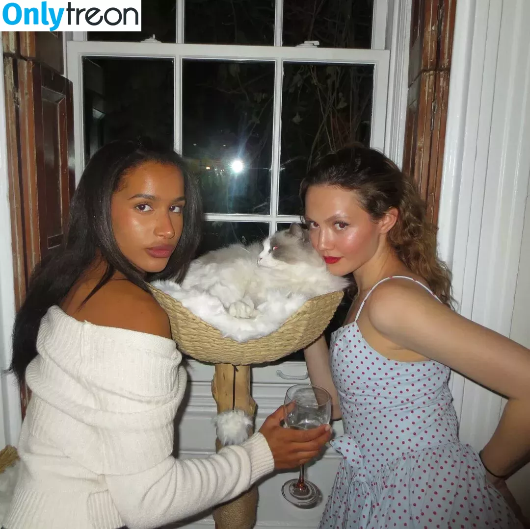 Iris Apatow голая photo #0114 (irisapatow)
